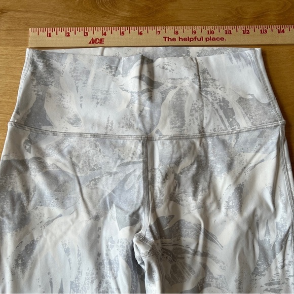 LULULEMON WUNDER UNDER HI RISE 23” LEGGINGS 8 TROPICAL SHADOW STARLIGHT GYM NWOT - Picture 8 of 12